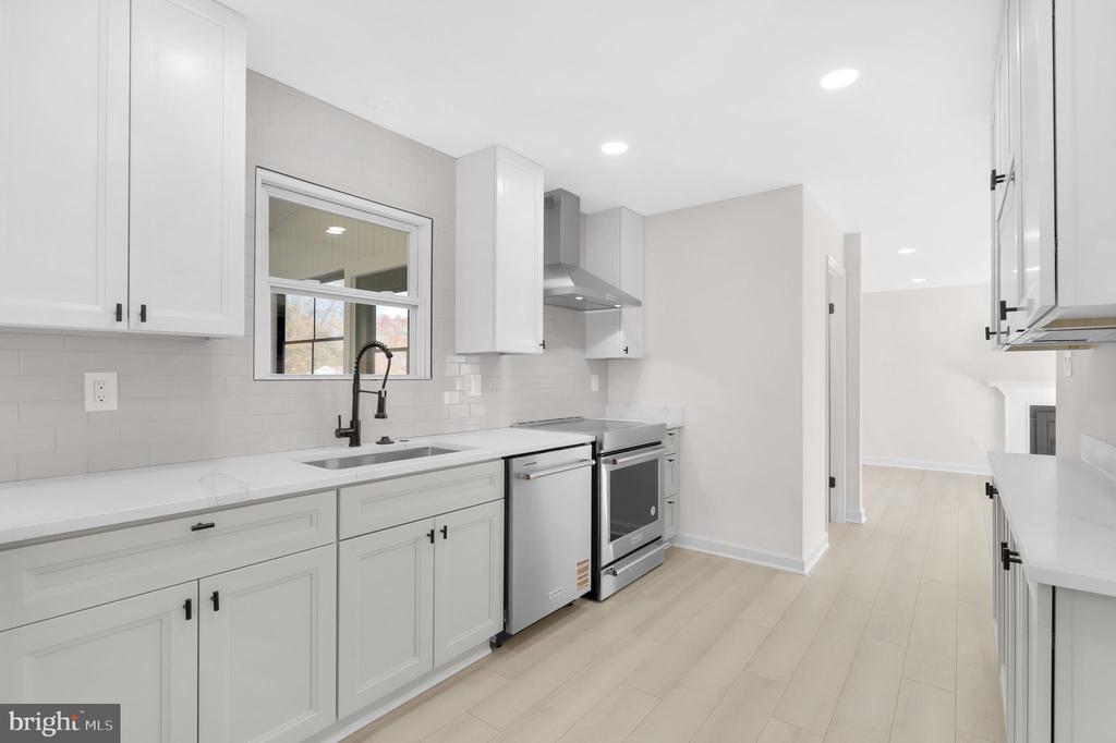 9 JOSHUA TREE COURT