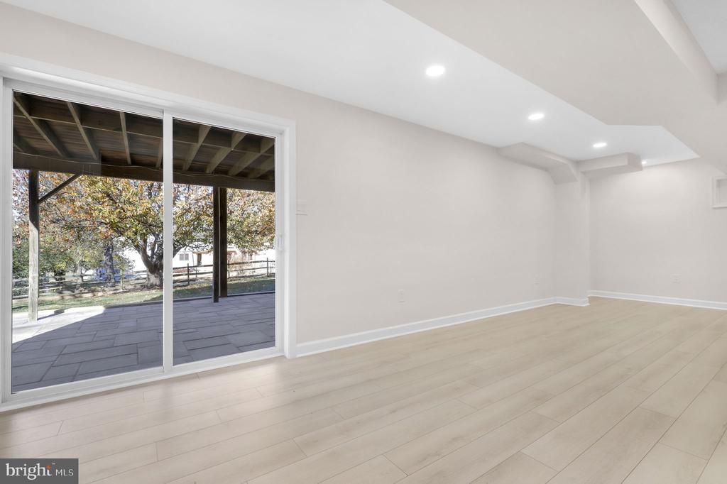 9 JOSHUA TREE COURT