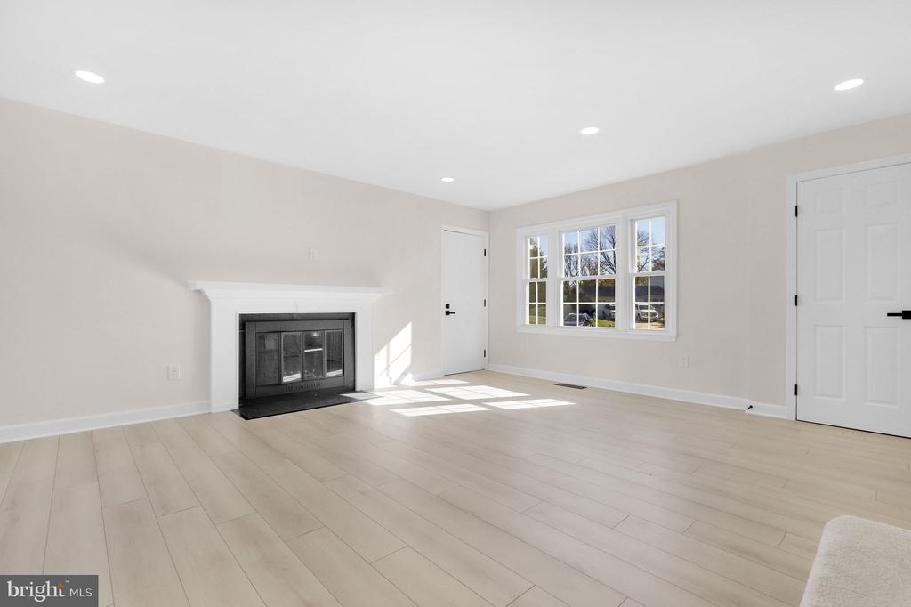 9 JOSHUA TREE COURT