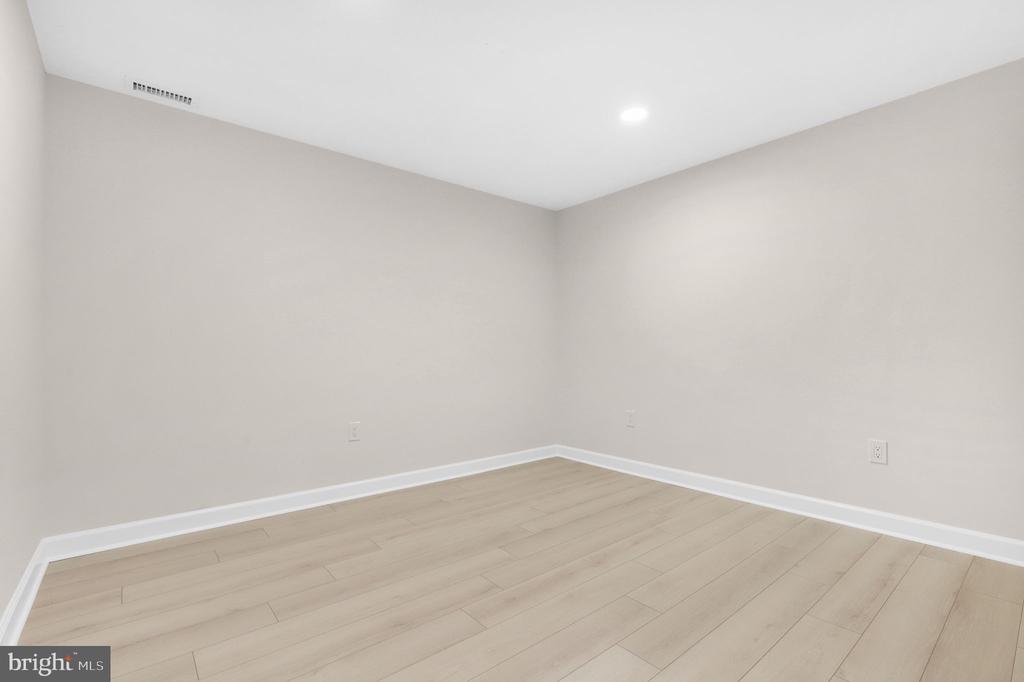 9 JOSHUA TREE COURT