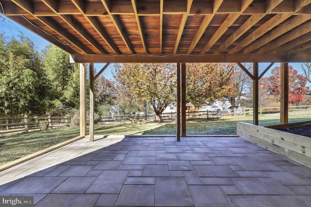 9 JOSHUA TREE COURT