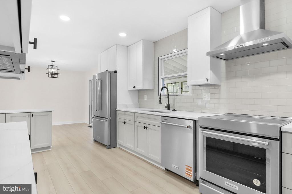 9 JOSHUA TREE COURT
