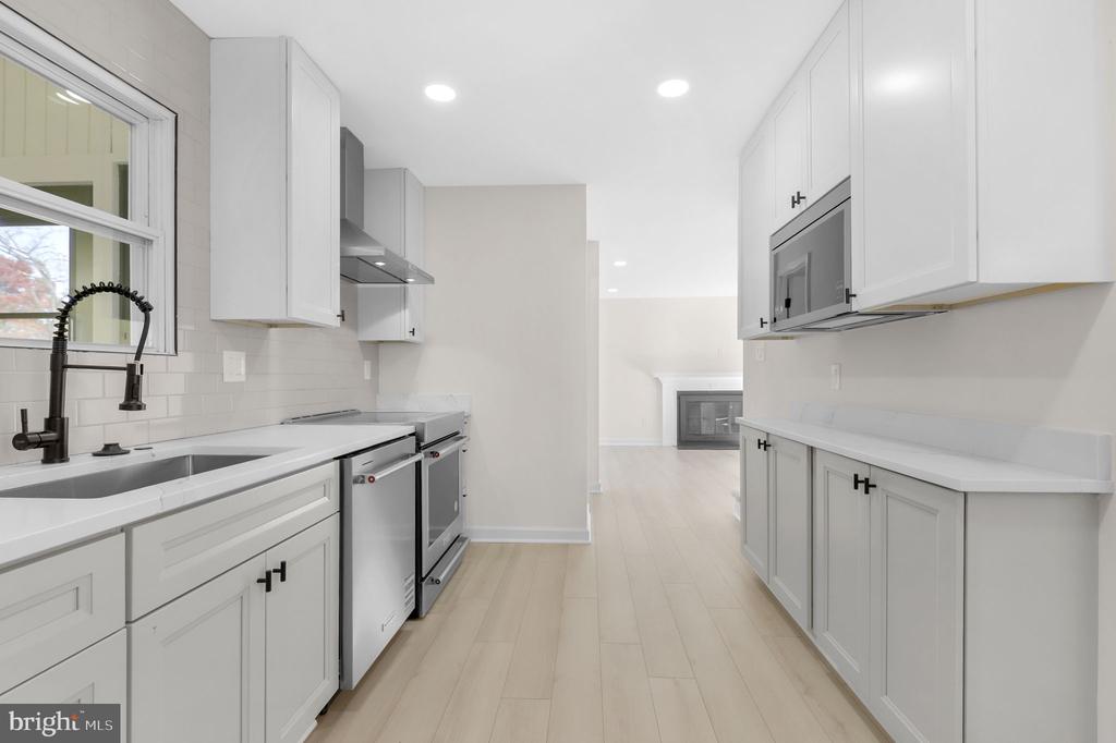 9 JOSHUA TREE COURT