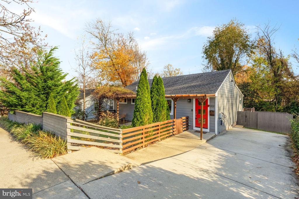 1131 PARRISH DRIVE