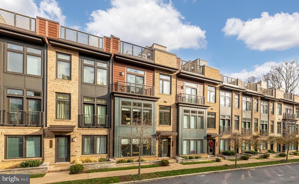153 WINSOME CIRCLE