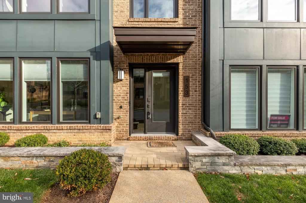 153 WINSOME CIRCLE