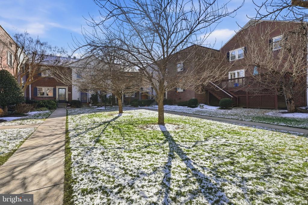 4828 BRADLEY BOULEVARD 212