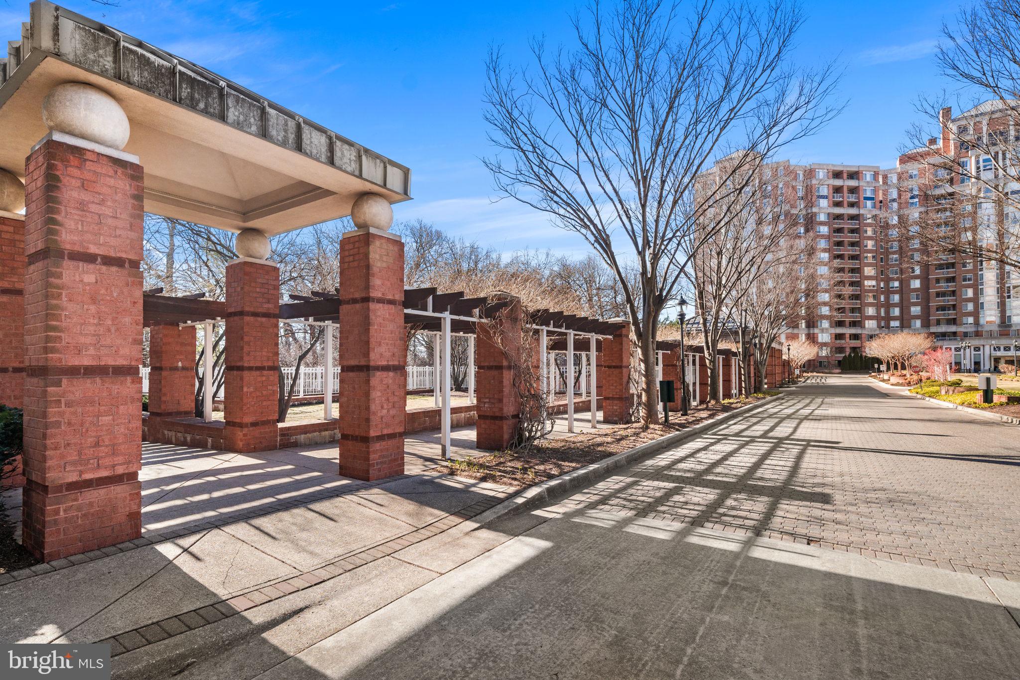 5809 NICHOLSON LANE 214