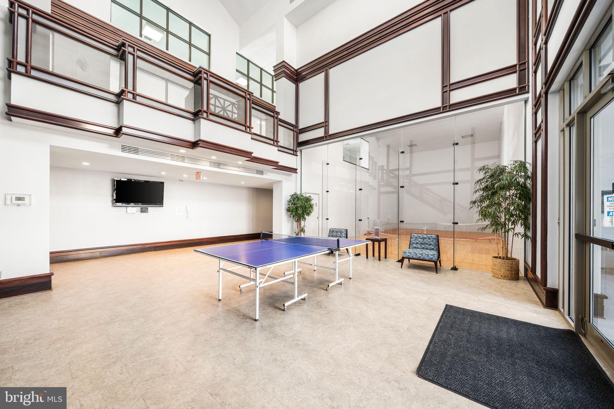 5809 NICHOLSON LANE 214