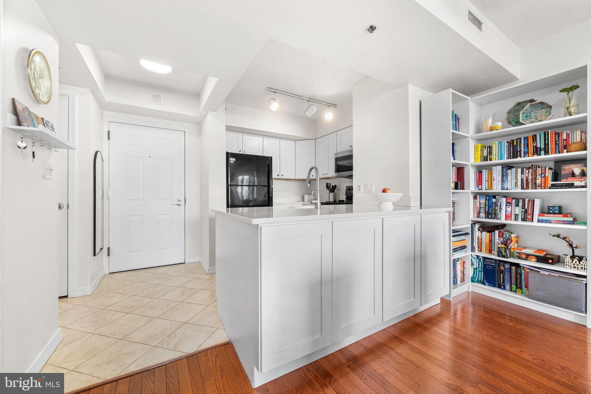 5809 NICHOLSON LANE 214