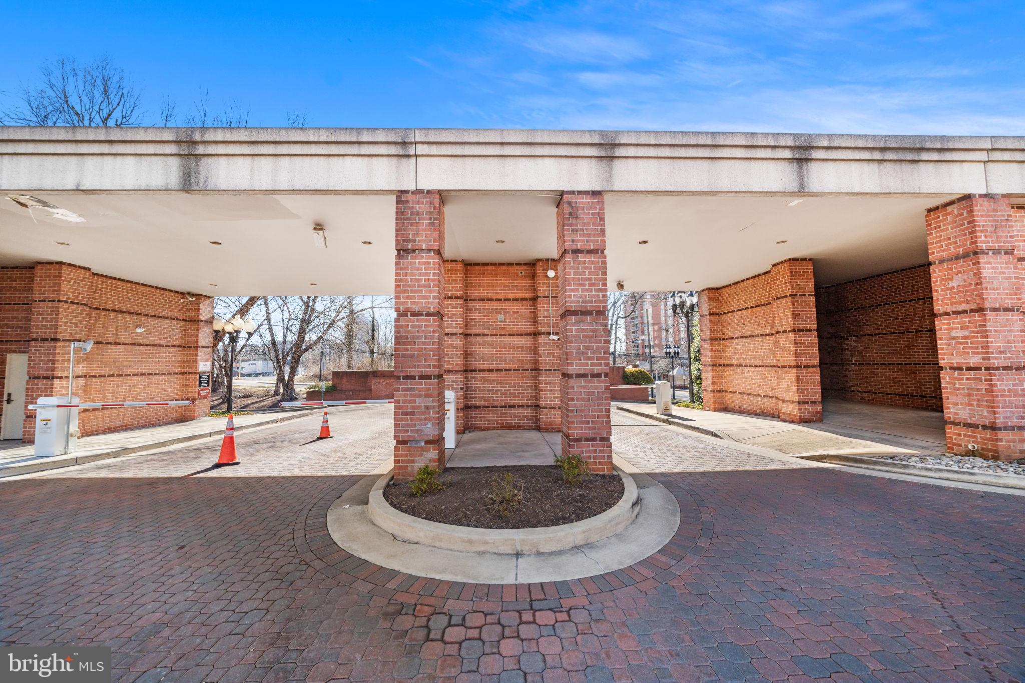 5809 NICHOLSON LANE 214