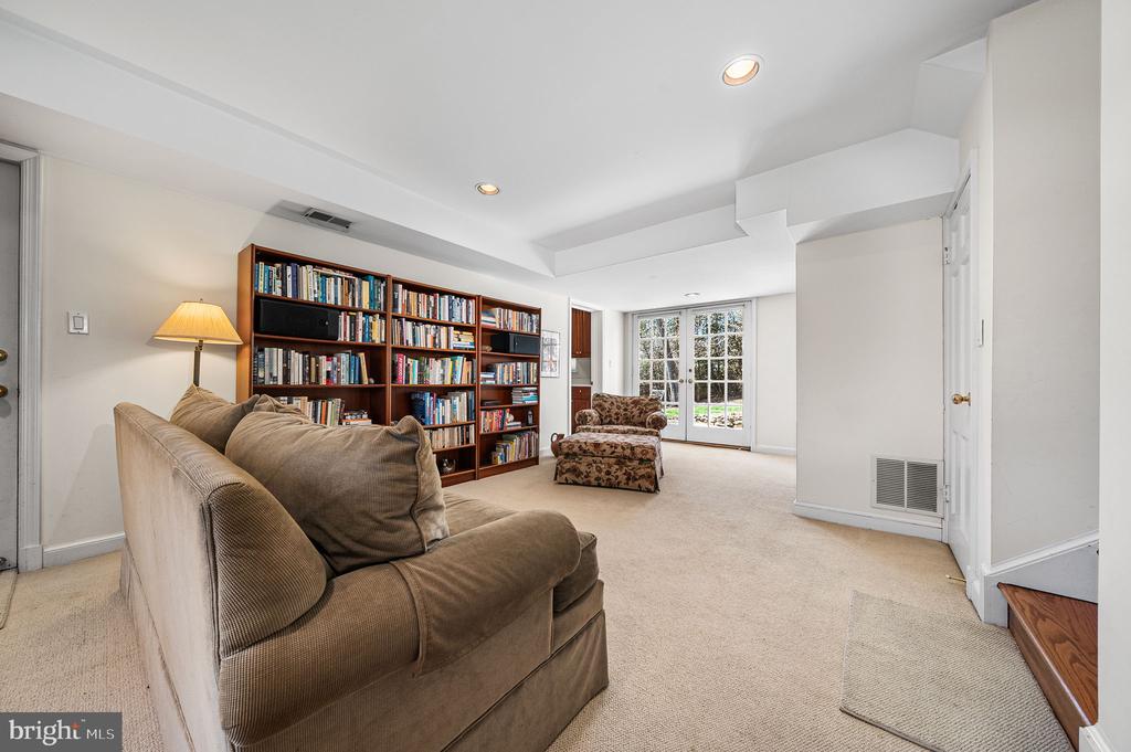 9806 CULVER COURT