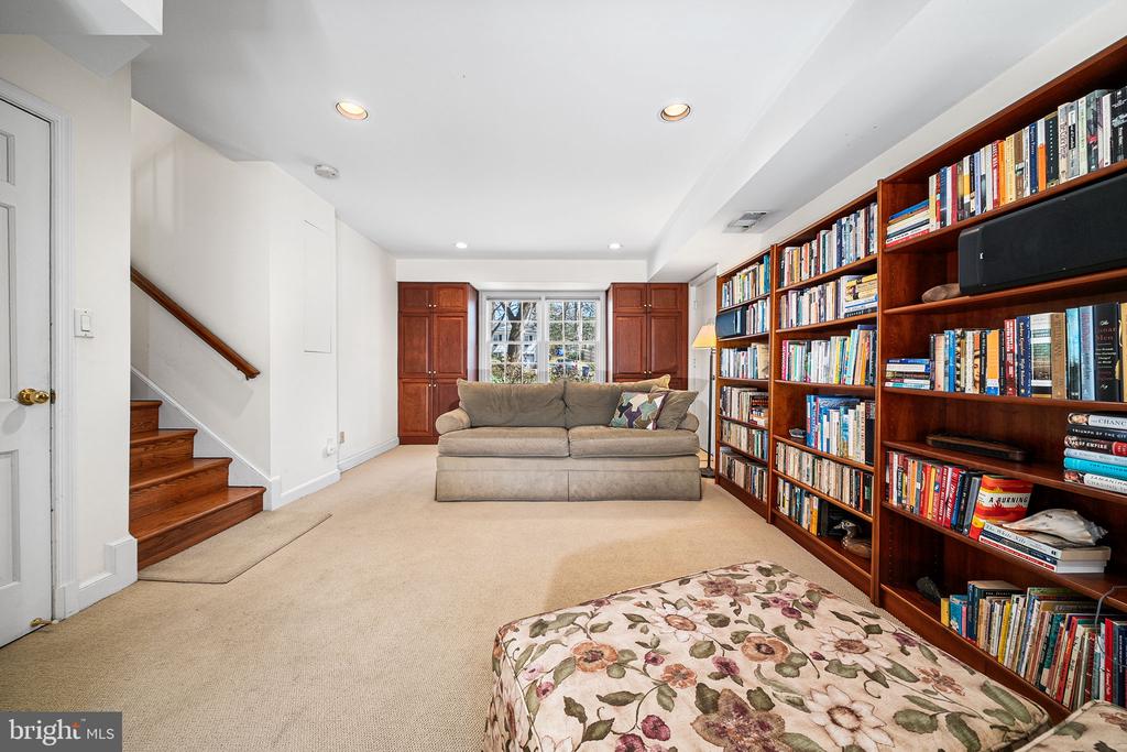 9806 CULVER COURT