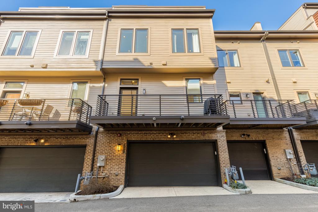 153 WINSOME CIRCLE