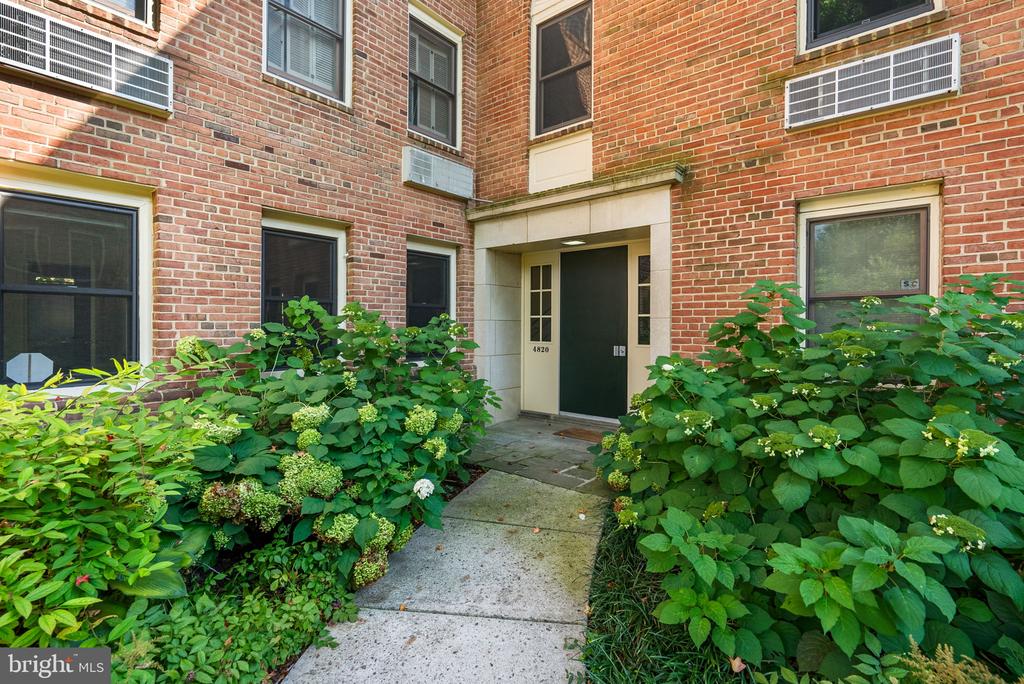 4820 CHEVY CHASE DRIVE 101