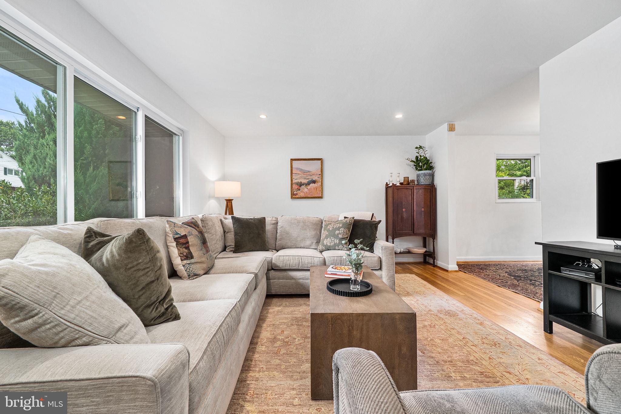 2305 PEGGY LANE