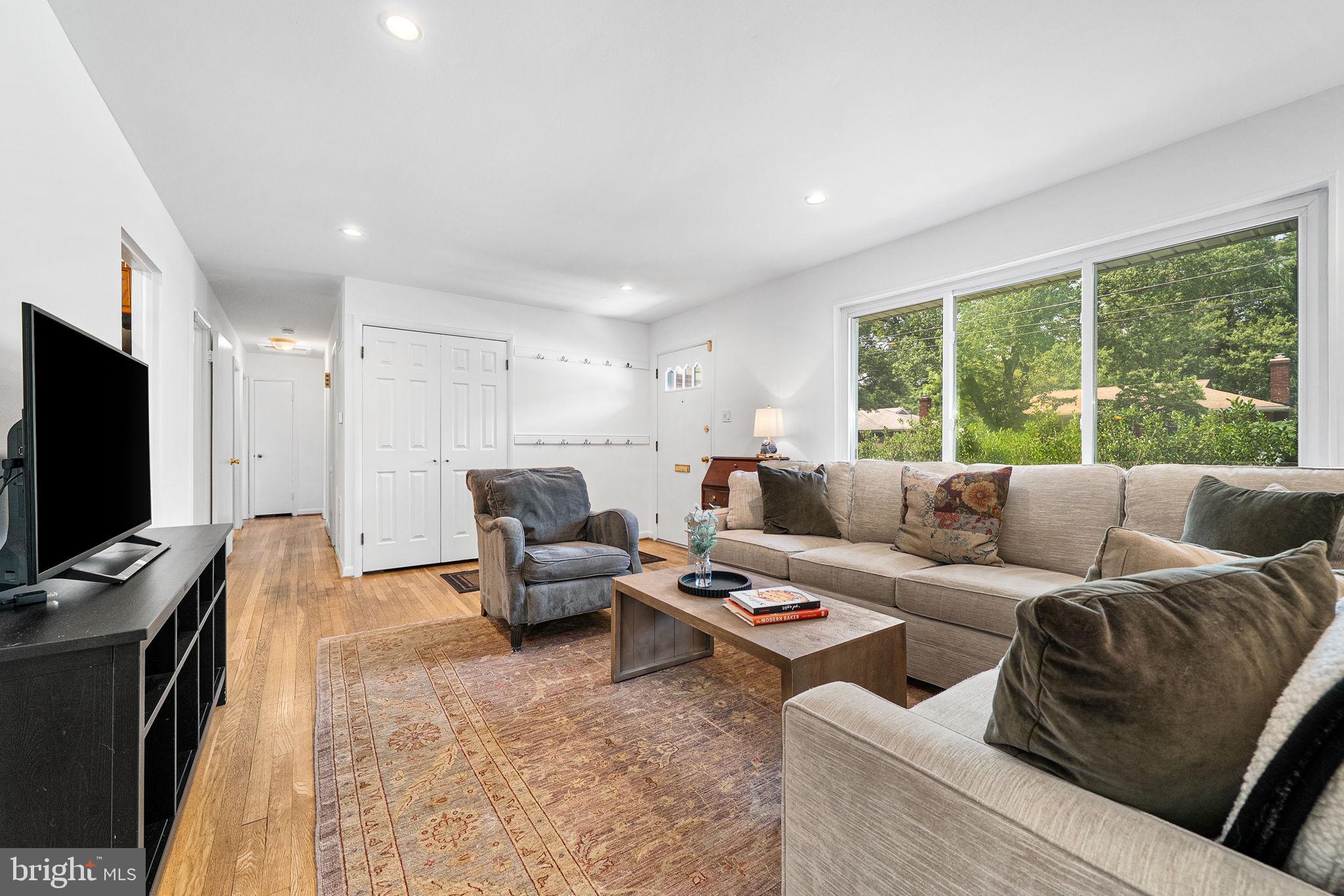 2305 PEGGY LANE