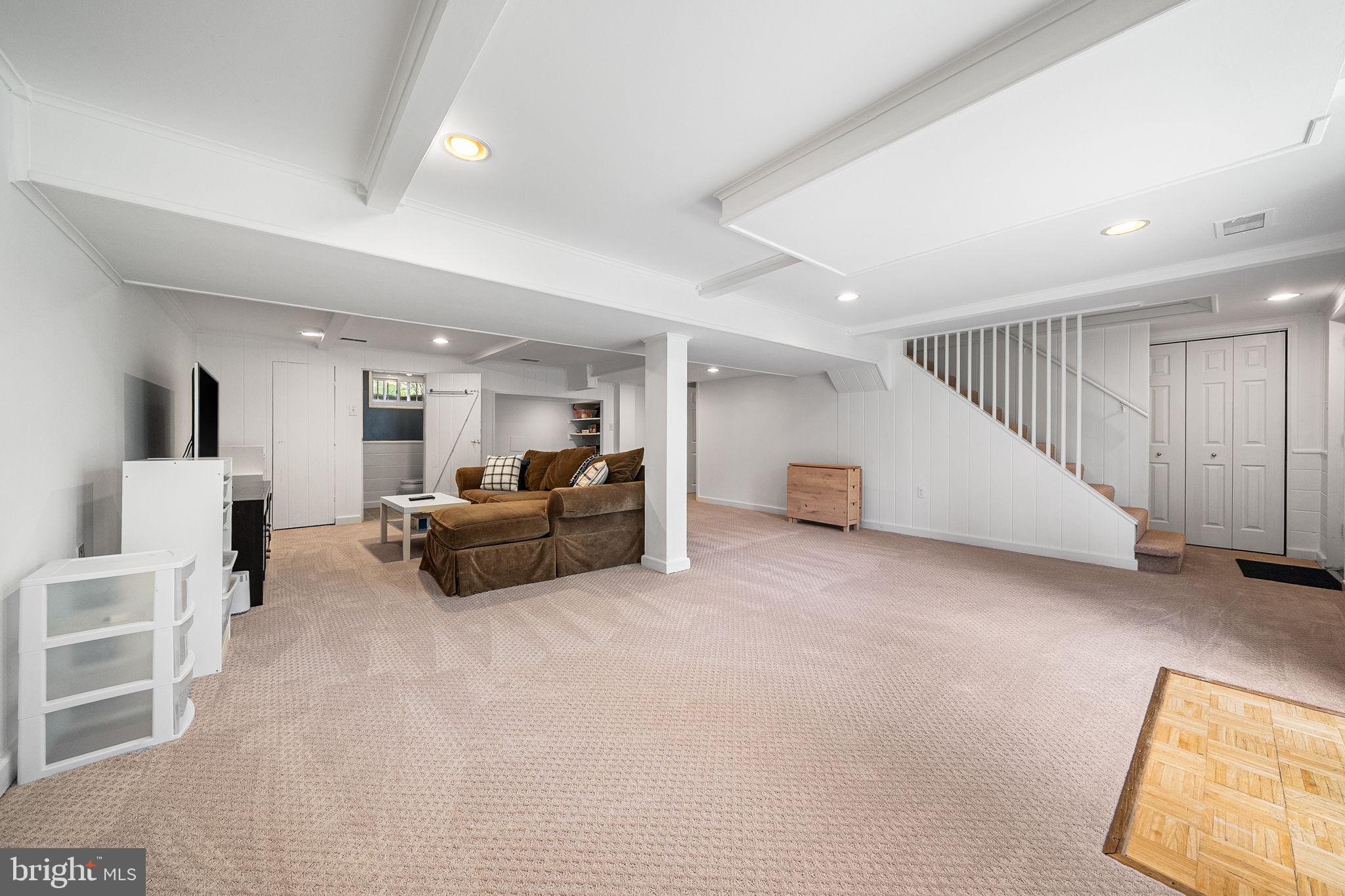 2305 PEGGY LANE