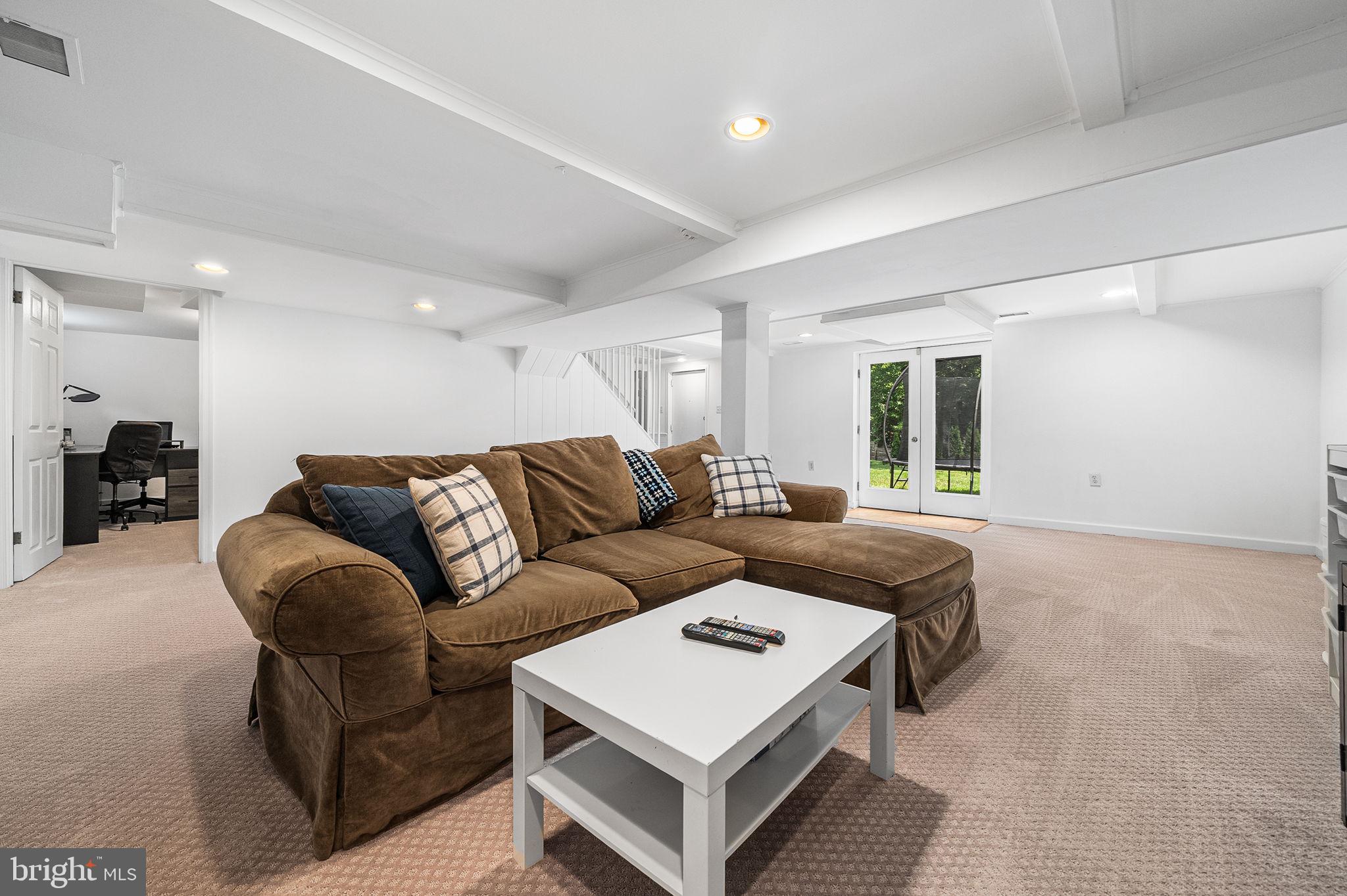2305 PEGGY LANE