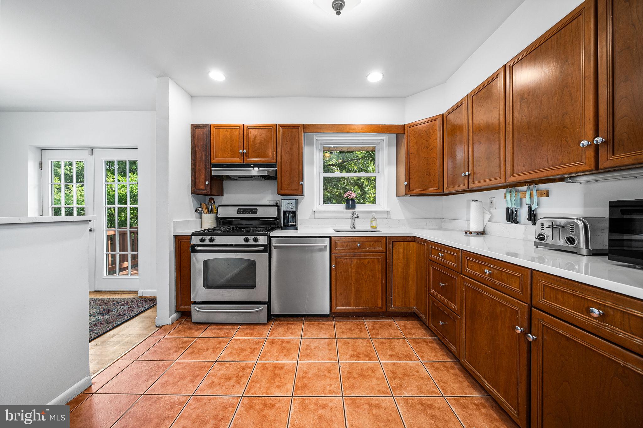 2305 PEGGY LANE
