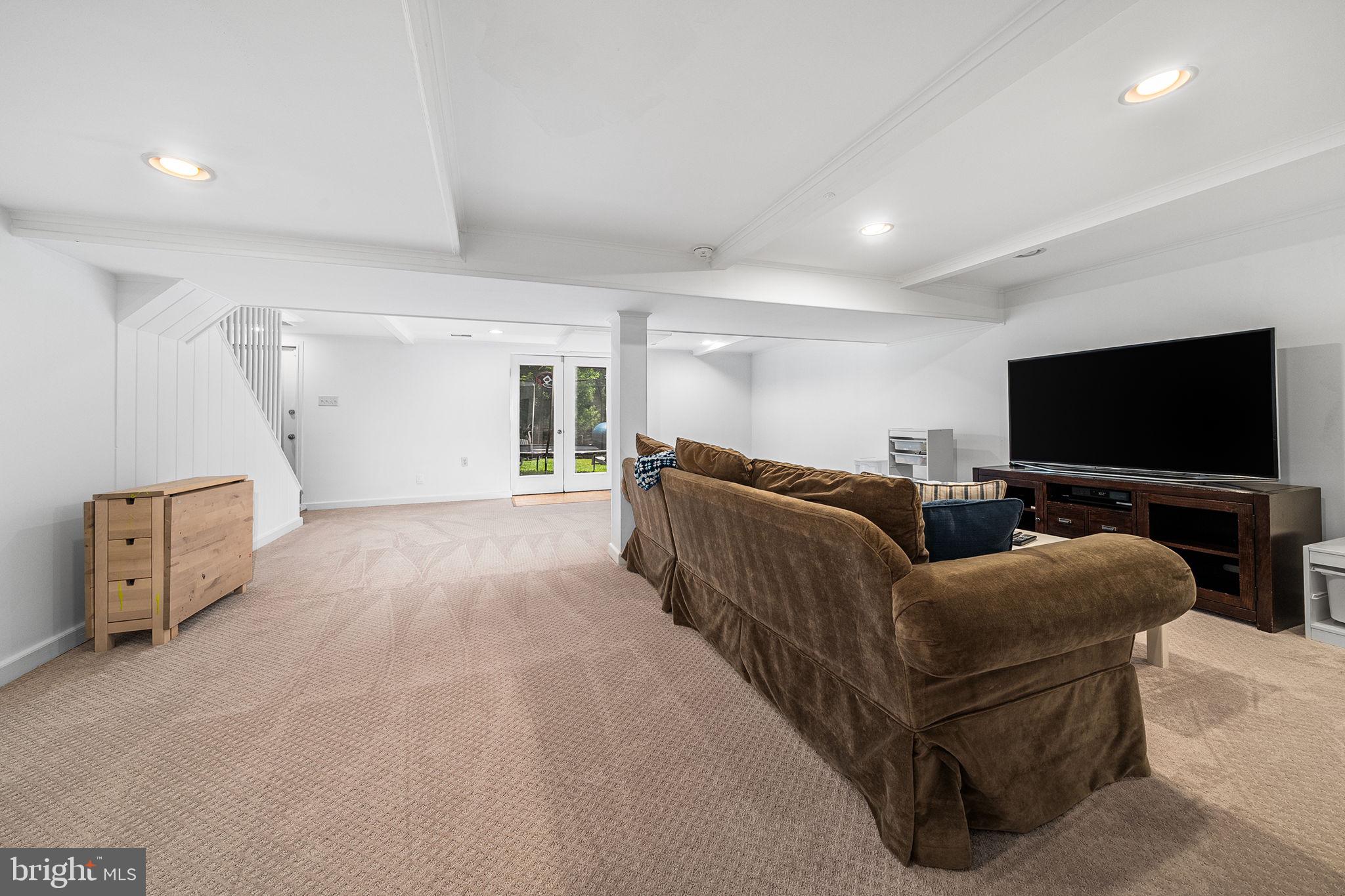 2305 PEGGY LANE