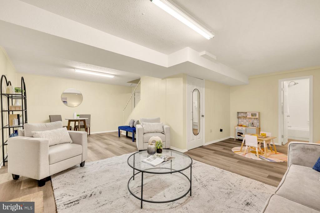 12114 GREENLEAF AVENUE