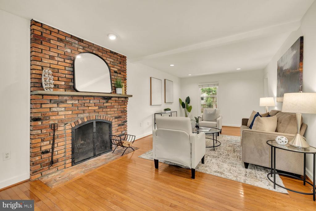 12114 GREENLEAF AVENUE