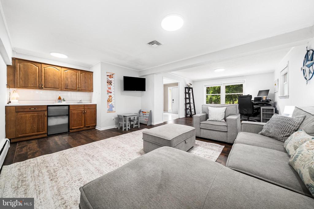 1213 DALE DRIVE