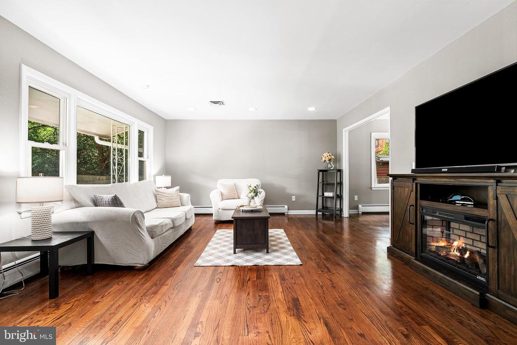1213 DALE DRIVE