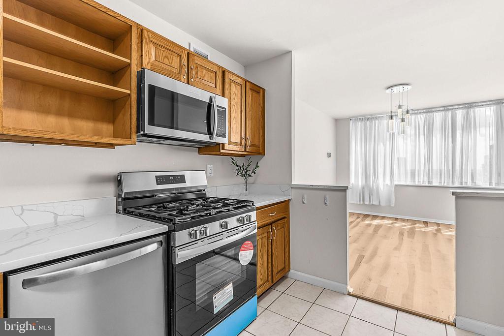 11801 ROCKVILLE PIK Unit: 1706
