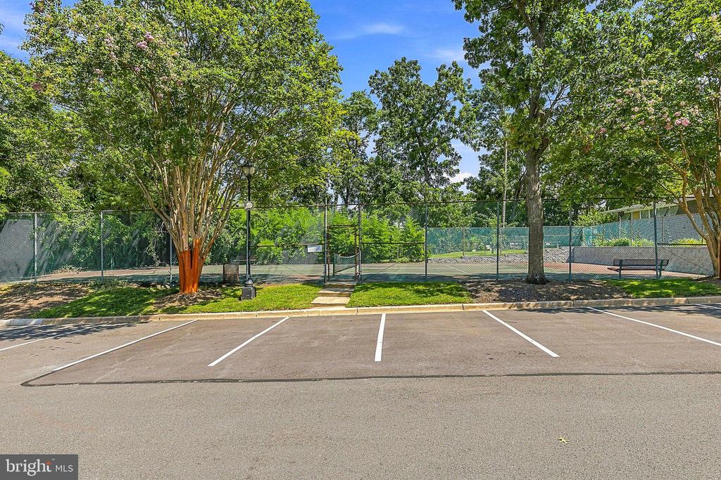 11801 ROCKVILLE PIK Unit: 1706