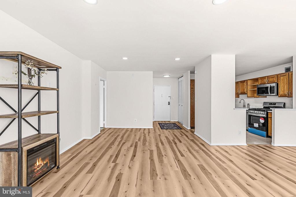 11801 ROCKVILLE PIK Unit: 1706