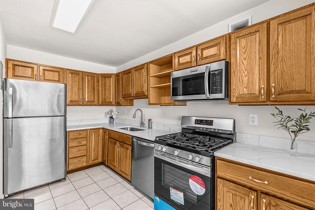 11801 ROCKVILLE PIK Unit: 1706