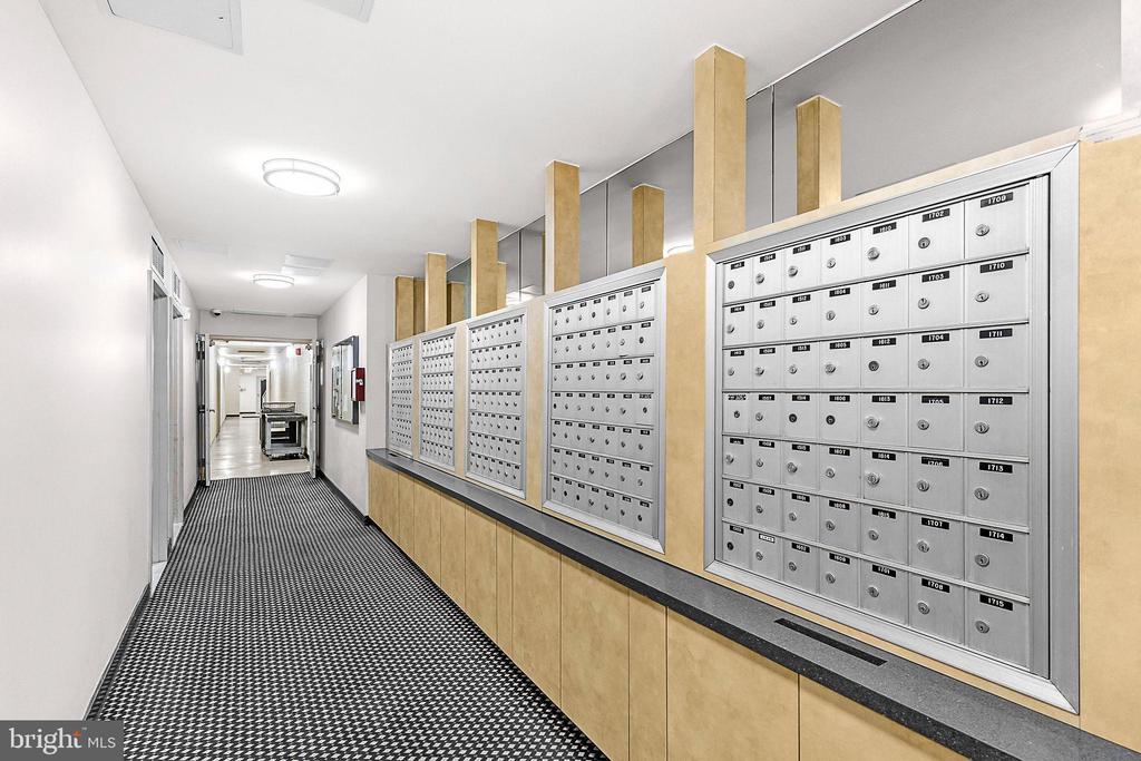 11801 ROCKVILLE PIK Unit: 1706