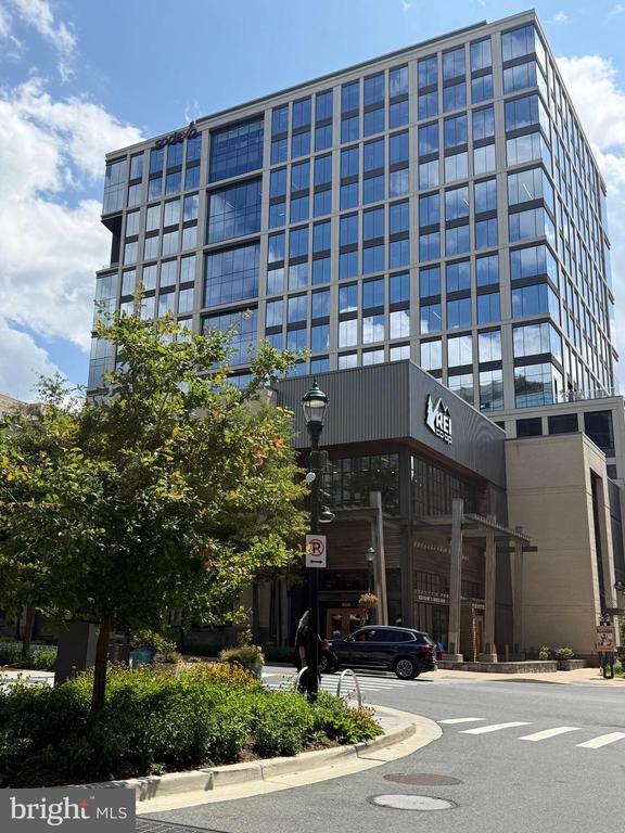 11801 ROCKVILLE PIK Unit: 1706