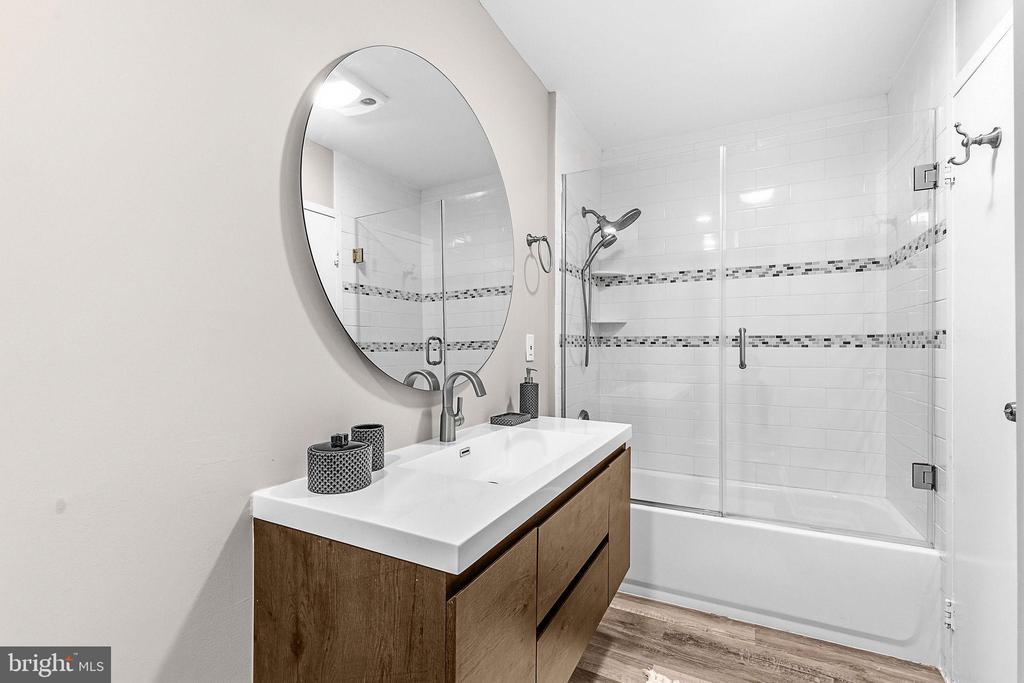 11801 ROCKVILLE PIK Unit: 1706