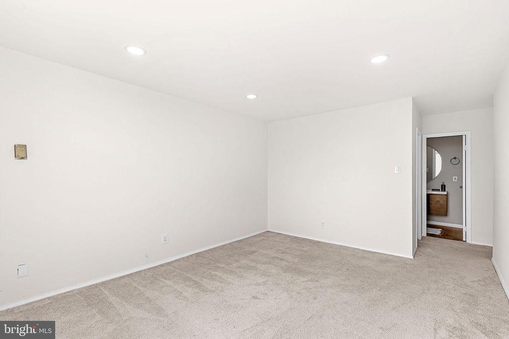 11801 ROCKVILLE PIK Unit: 1706