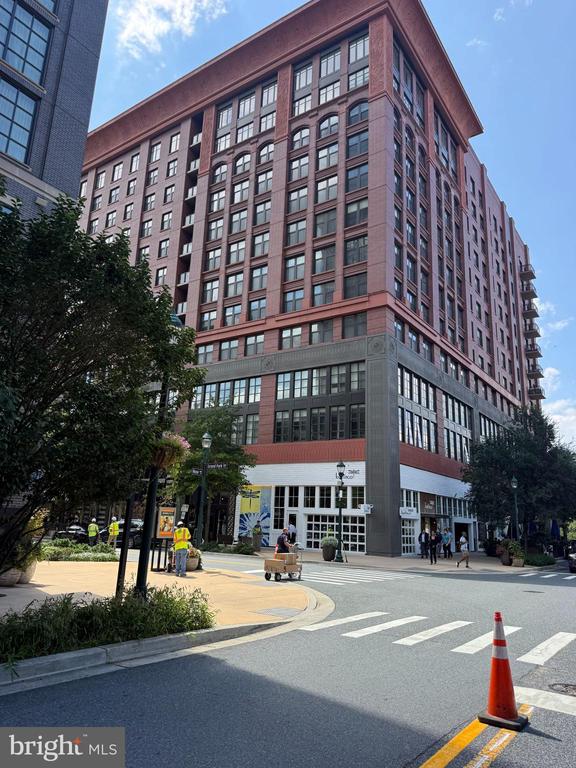 11801 ROCKVILLE PIK Unit: 1706