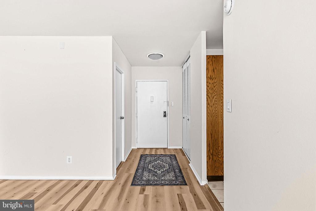 11801 ROCKVILLE PIK Unit: 1706