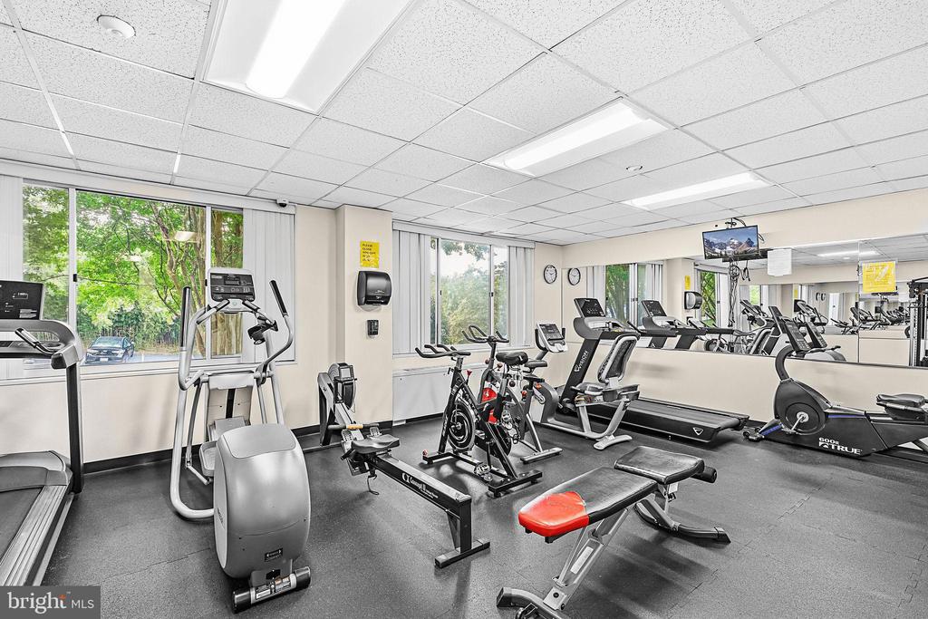 11801 ROCKVILLE PIK Unit: 1706