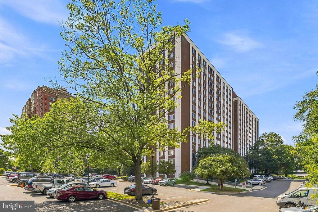 11801 ROCKVILLE PIK Unit: 1706