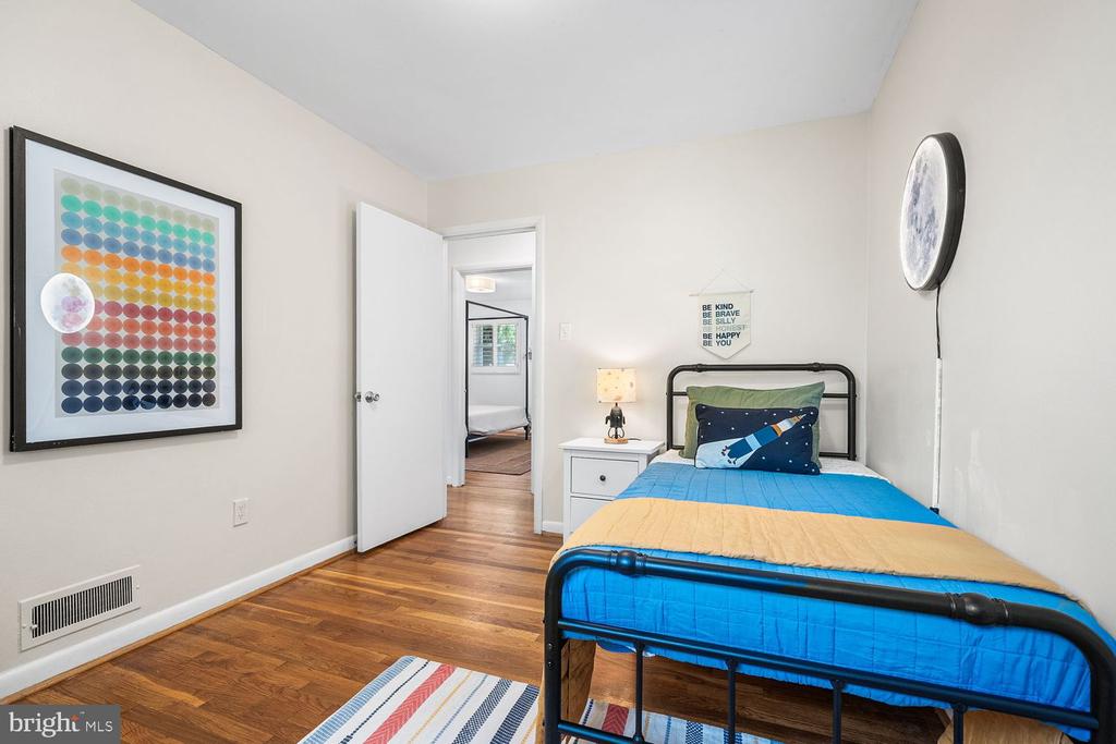 2305 PEGGY LANE