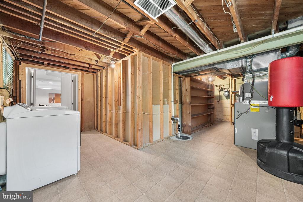 2305 PEGGY LANE