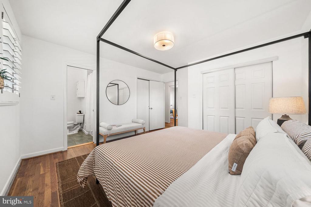 2305 PEGGY LANE