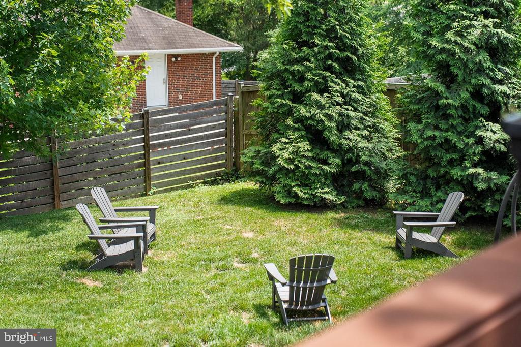2305 PEGGY LANE