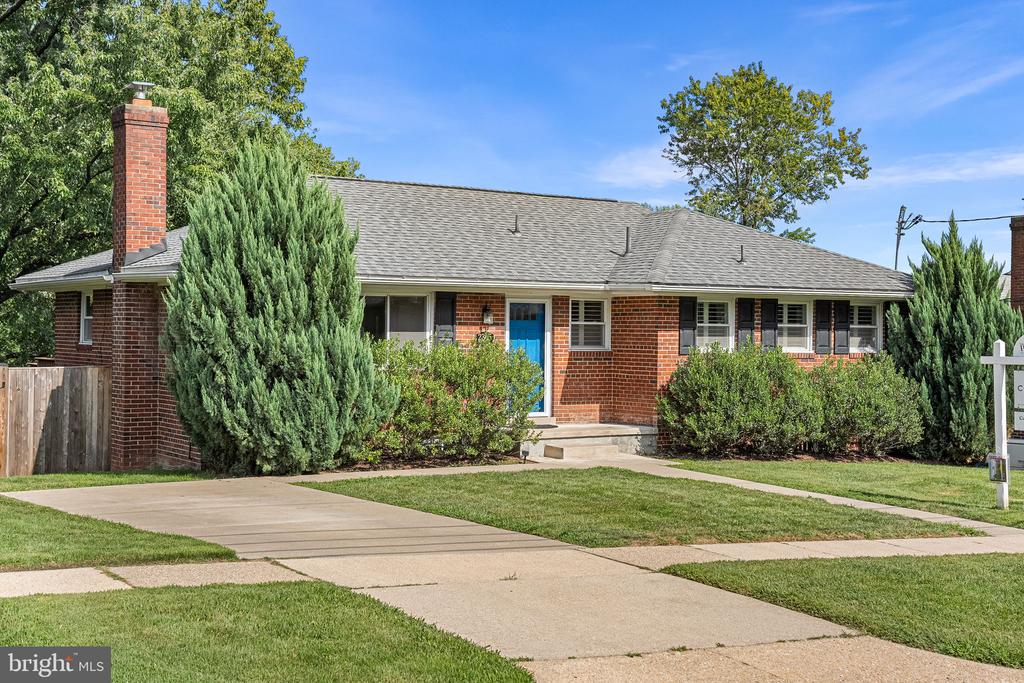 2305 PEGGY LANE
