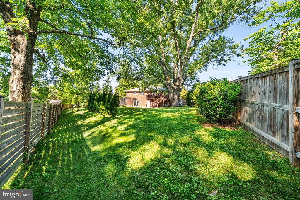2305 PEGGY LANE