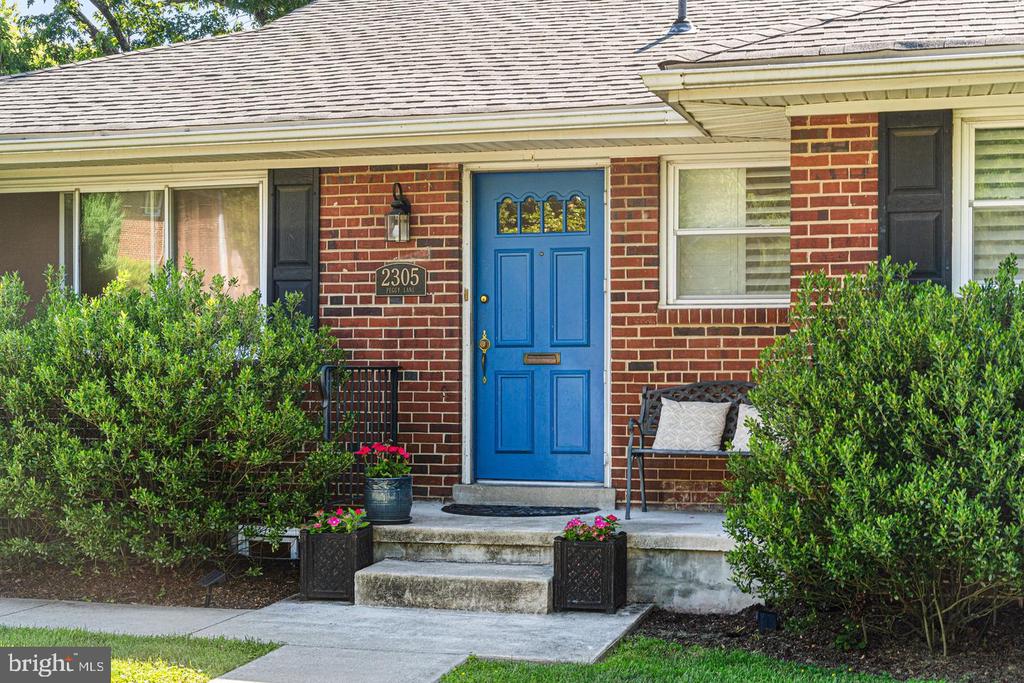 2305 PEGGY LANE