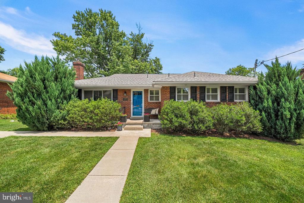 2305 PEGGY LANE