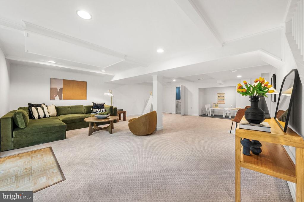 2305 PEGGY LANE